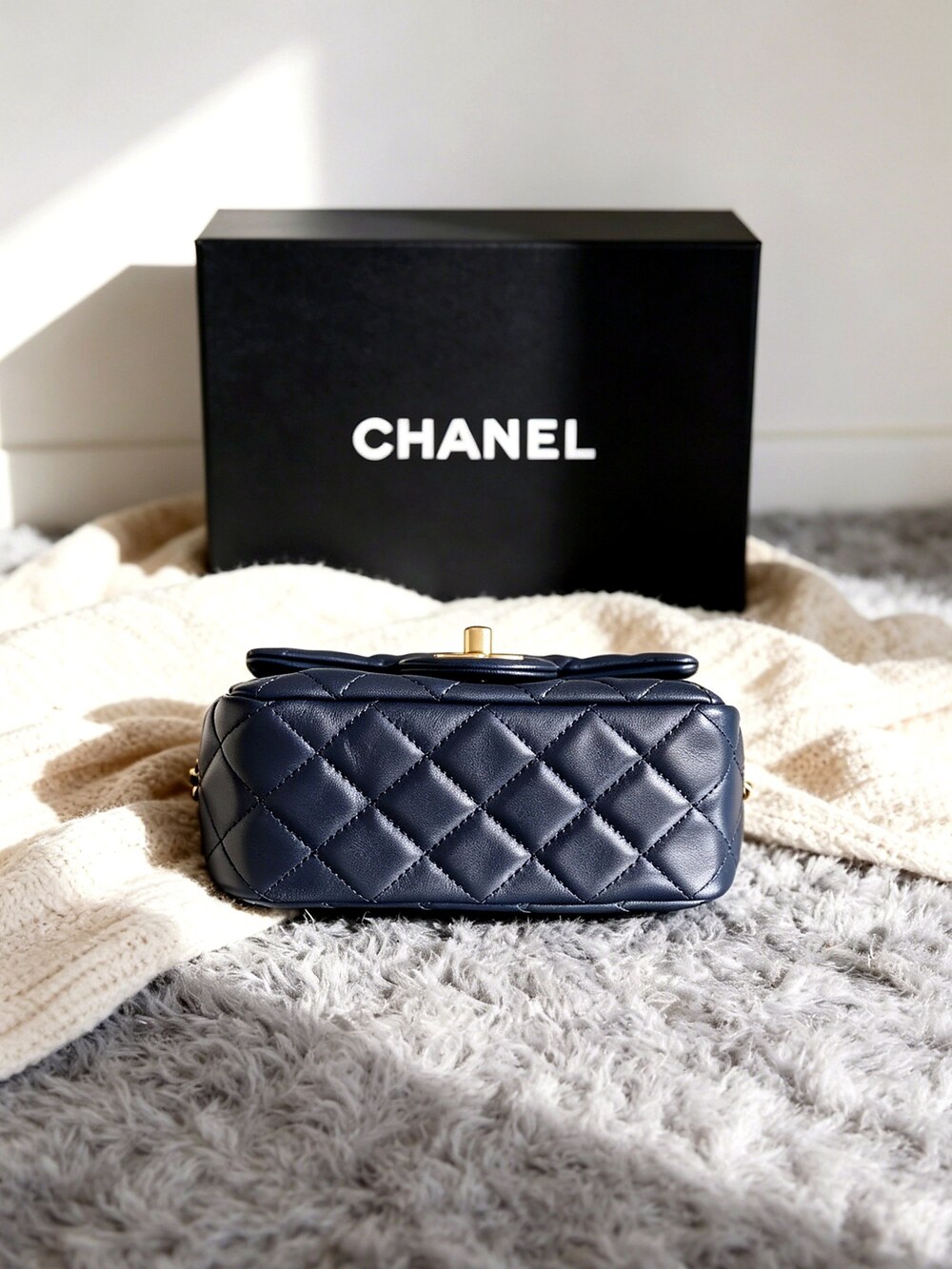 Chanel Navy Blue Quilted Mini Flap Chain Bag - Picture 4 of 5